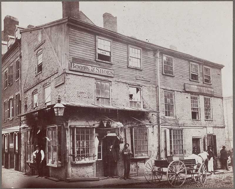 Old boots & shoes shop