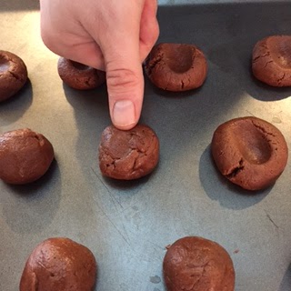 Making chocolate cookie