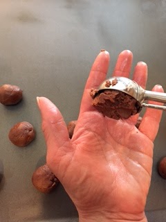Making chocolate cookie
